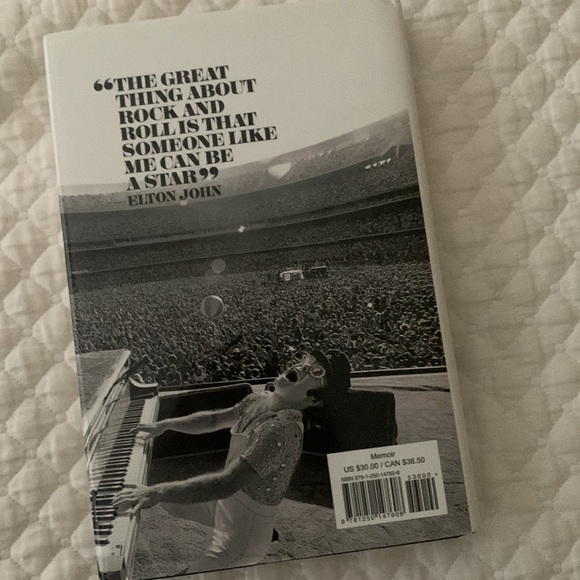 ME: Elton John 🤩 📚 🎶 - Picture 2 of 2
